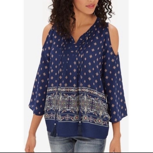 THE Limited Cold Shoulder Boho Top - Picture 1 of 6